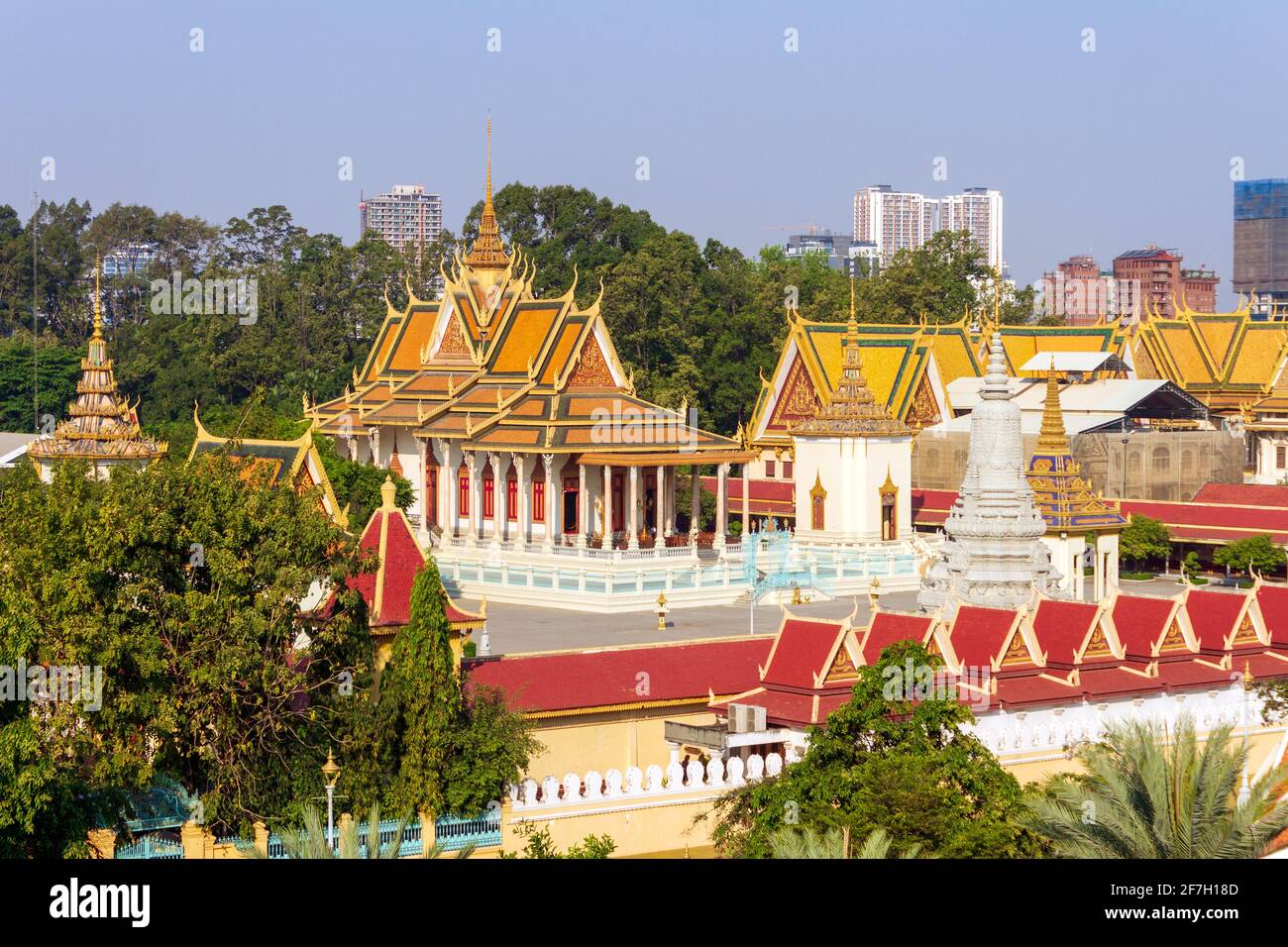 Le Palais Royal, à Chey Chumneas, Phnom Penh, Cambodge, est un complexe de bâtiments qui sert de résidence royale du Roi du Cambodge. Banque D'Images