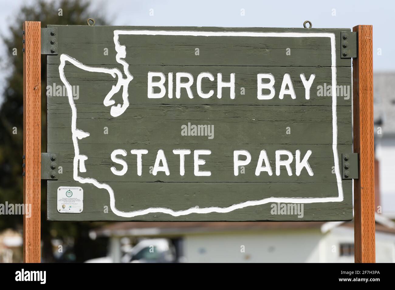 Blaine, WA, États-Unis - 06 avril 2021 ; panneau Birch Bay State Park avec contour de l'État de Washington Banque D'Images