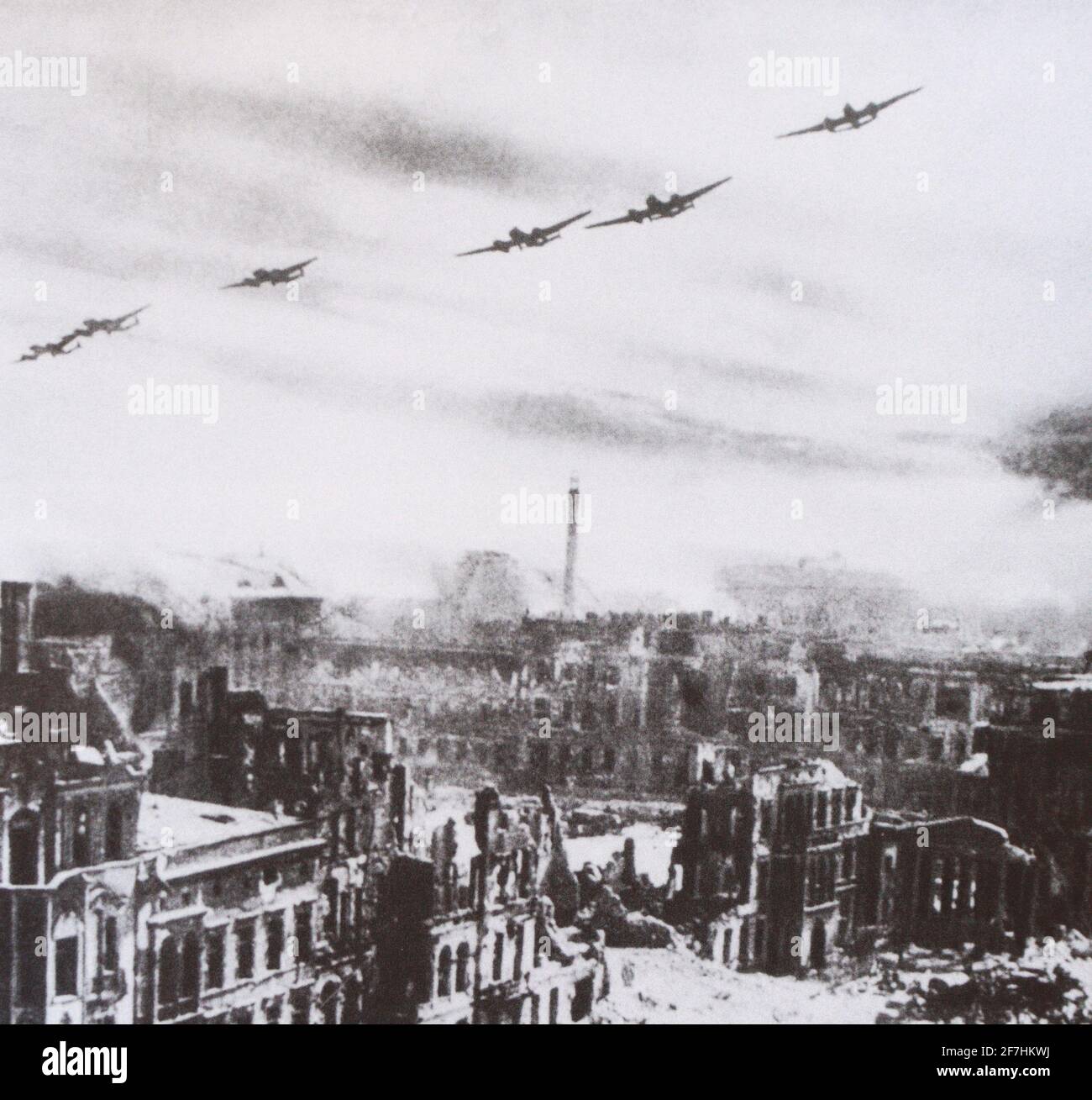 Avion soviétique au-dessus de Berlin 1945. Banque D'Images