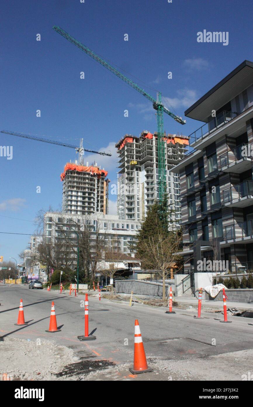 Construction de nouveaux immeubles d'appartements près de la rue Cambie à Vancouver En avril 2021 Banque D'Images