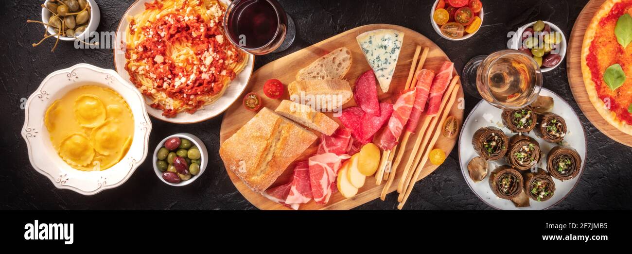 Panorama de la variété de la cuisine italienne. Un assortiment de plats de la cuisine italienne Banque D'Images