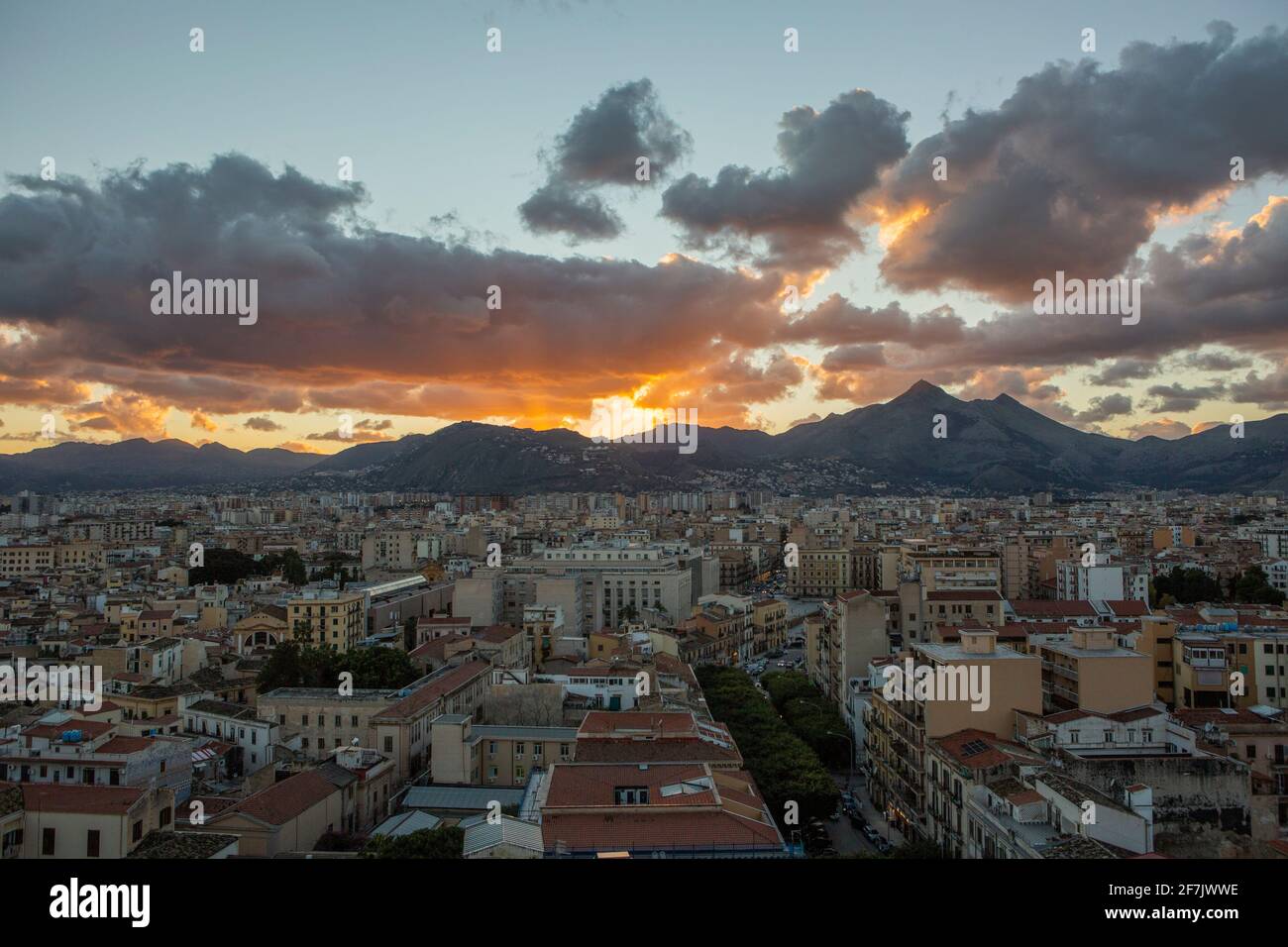 Palerme au coucher du soleil, Sicile, Italie, Europe Banque D'Images