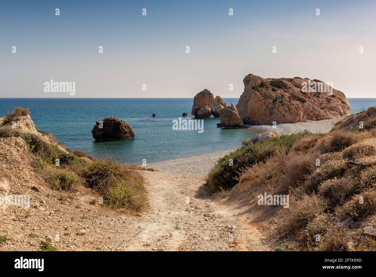 Chypre plage Aphrodite rock au coucher du soleil, Paphos, Chypre Banque D'Images