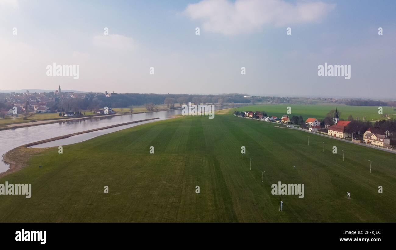 Muehlberg à Elbe route cycliste Elberadweg entre Riesa et Belgern Saxe Banque D'Images