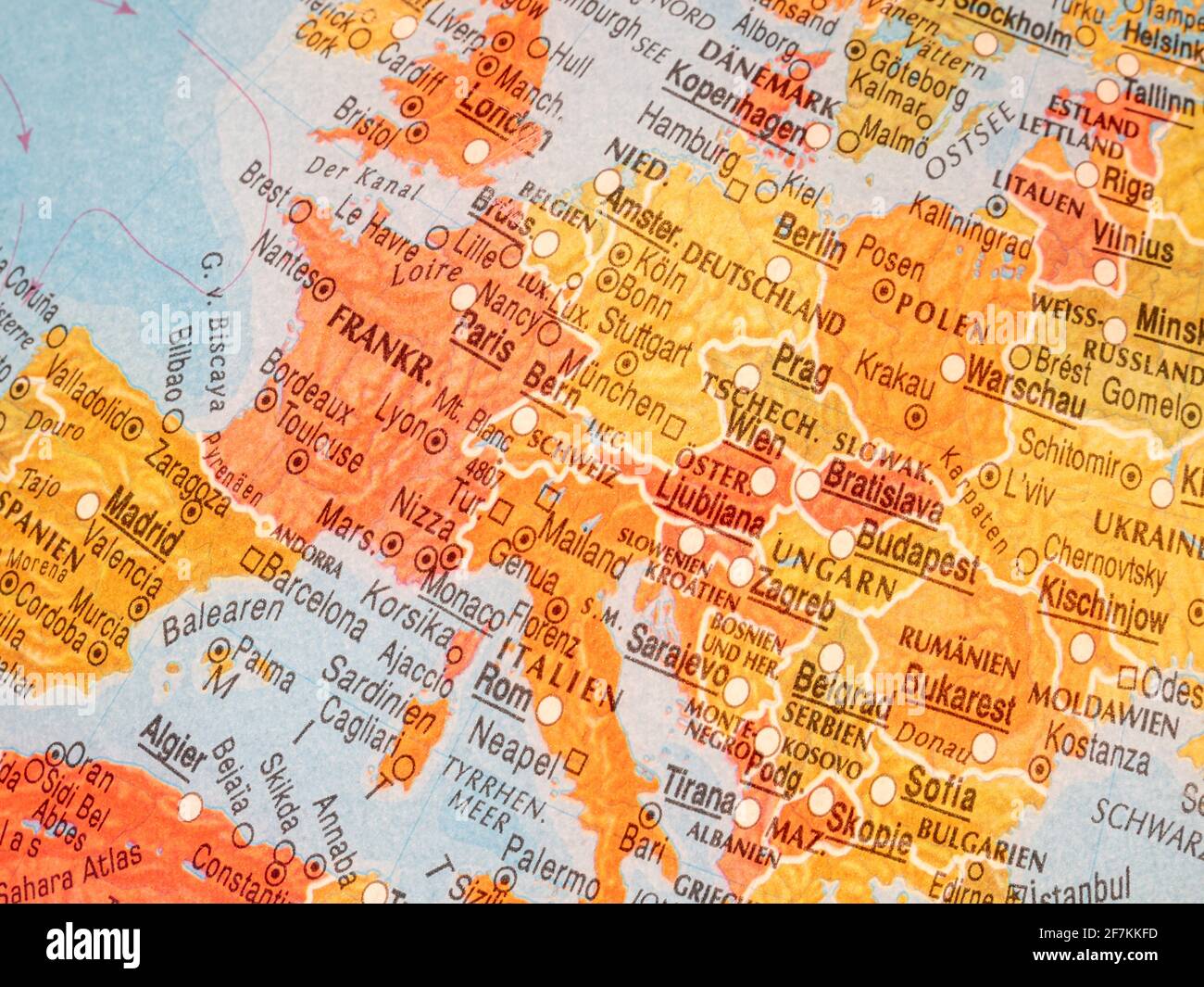 Carte graphique de l'Europe isolée Photo Stock - Alamy