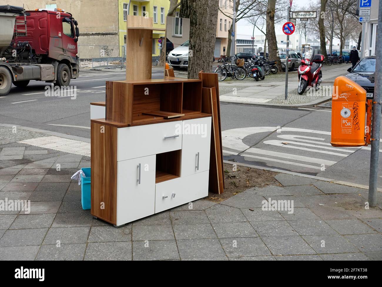 Déchets de rue à Berlin Banque D'Images