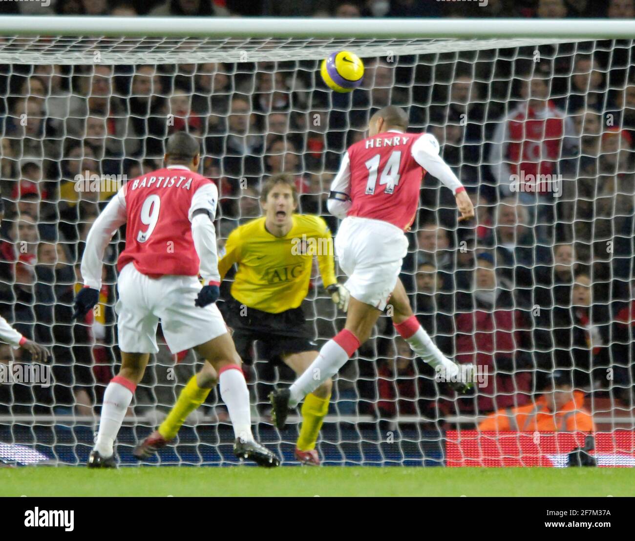 Thierry Henry marque un titre gagnant en retard pour vaincre Manchester Nations Unies 2-1 Banque D'Images