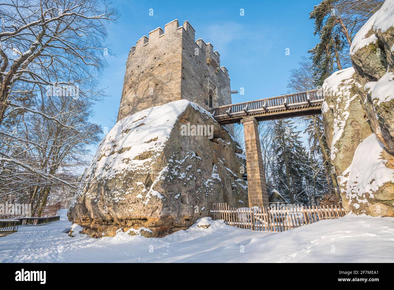 Château médiéval de Kokorin dans le parc national de Kokorinsko à proximité de Prague en République tchèque, en Europe. Banque D'Images