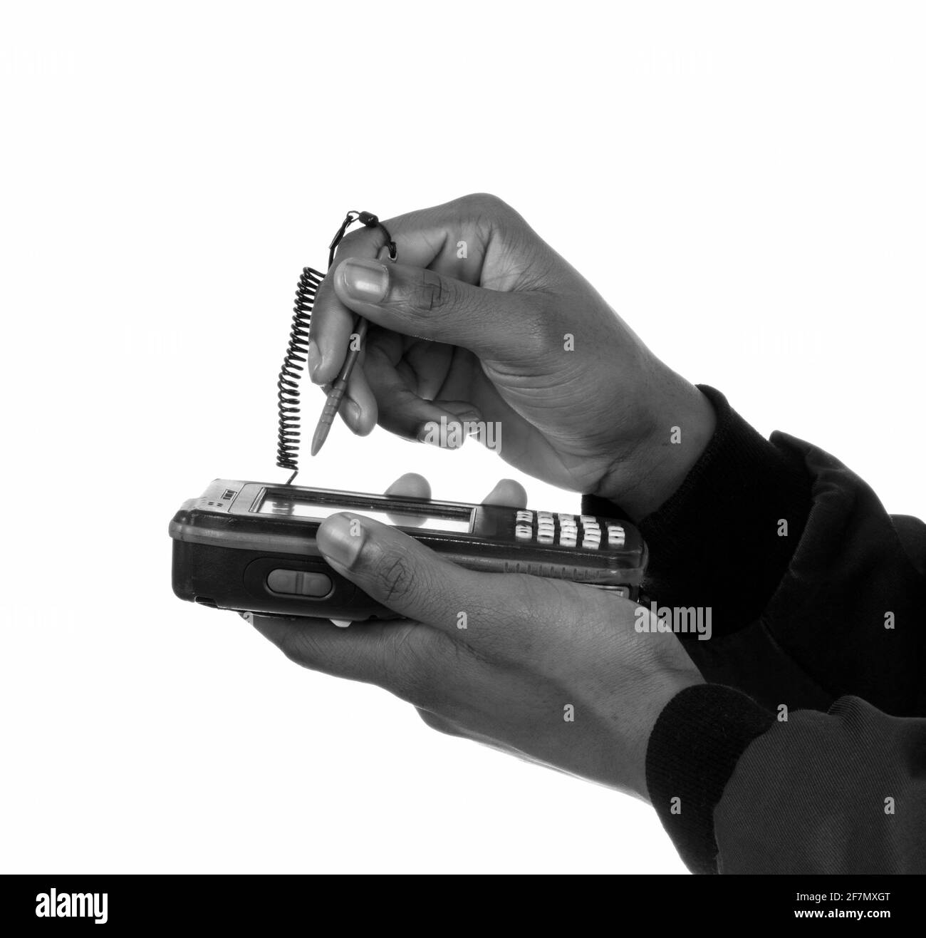 liveur avec colis pour le client avec un appareil pour le client pour une photo de stock unique Banque D'Images