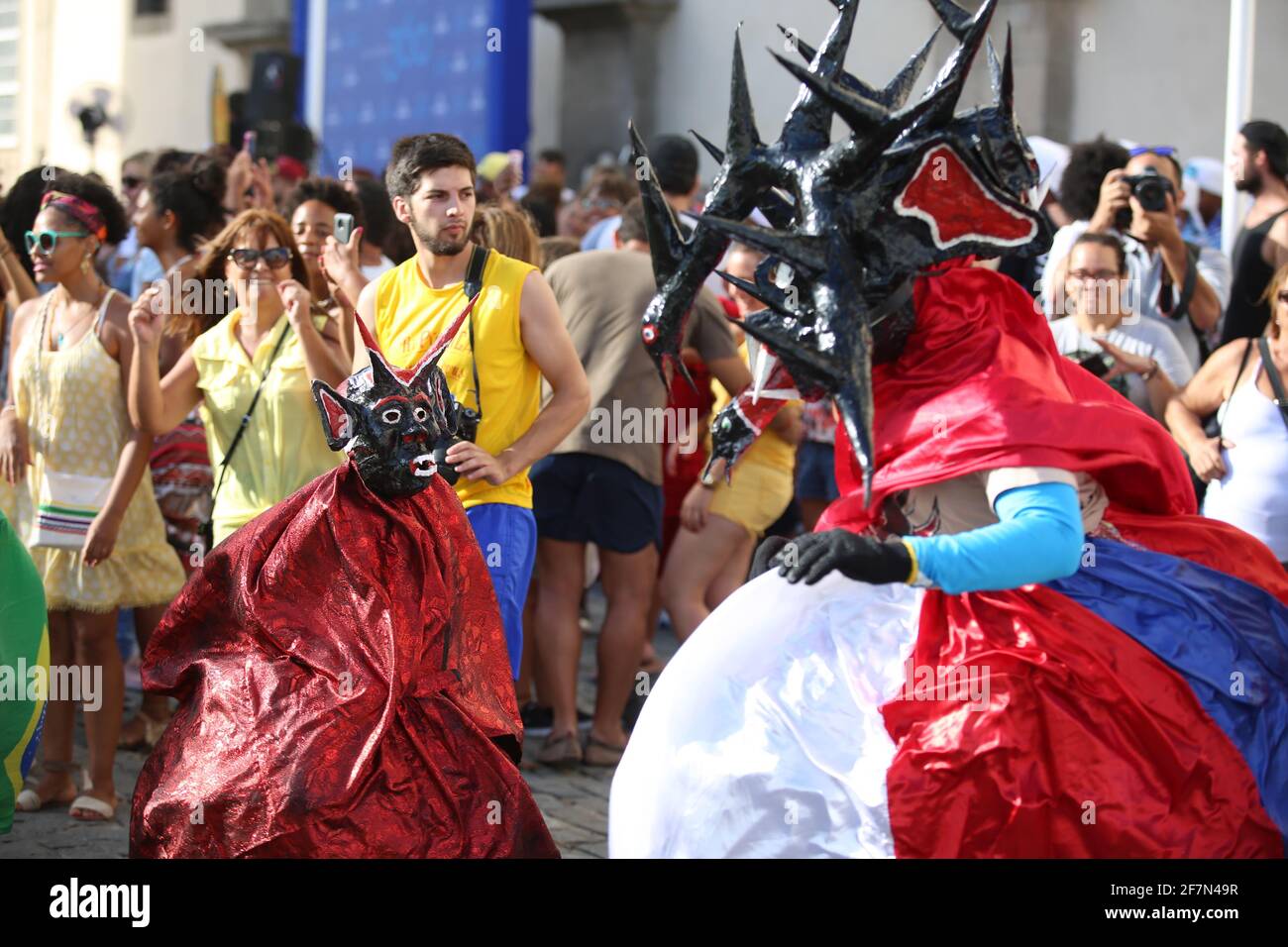 salvador, bahia / brésil - 5 février 2018: Des mascarades sont vus pendant la représentation à Pelourinho, centre historique de la ville de Salvador. *** local Banque D'Images