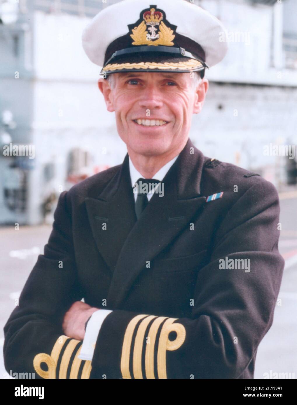 CO DU CAPITAINE ROYAL DE L'ARK ALAN MASSEY HMS ARK ROYAL PIC MIKE3 WALKER 2002 Banque D'Images