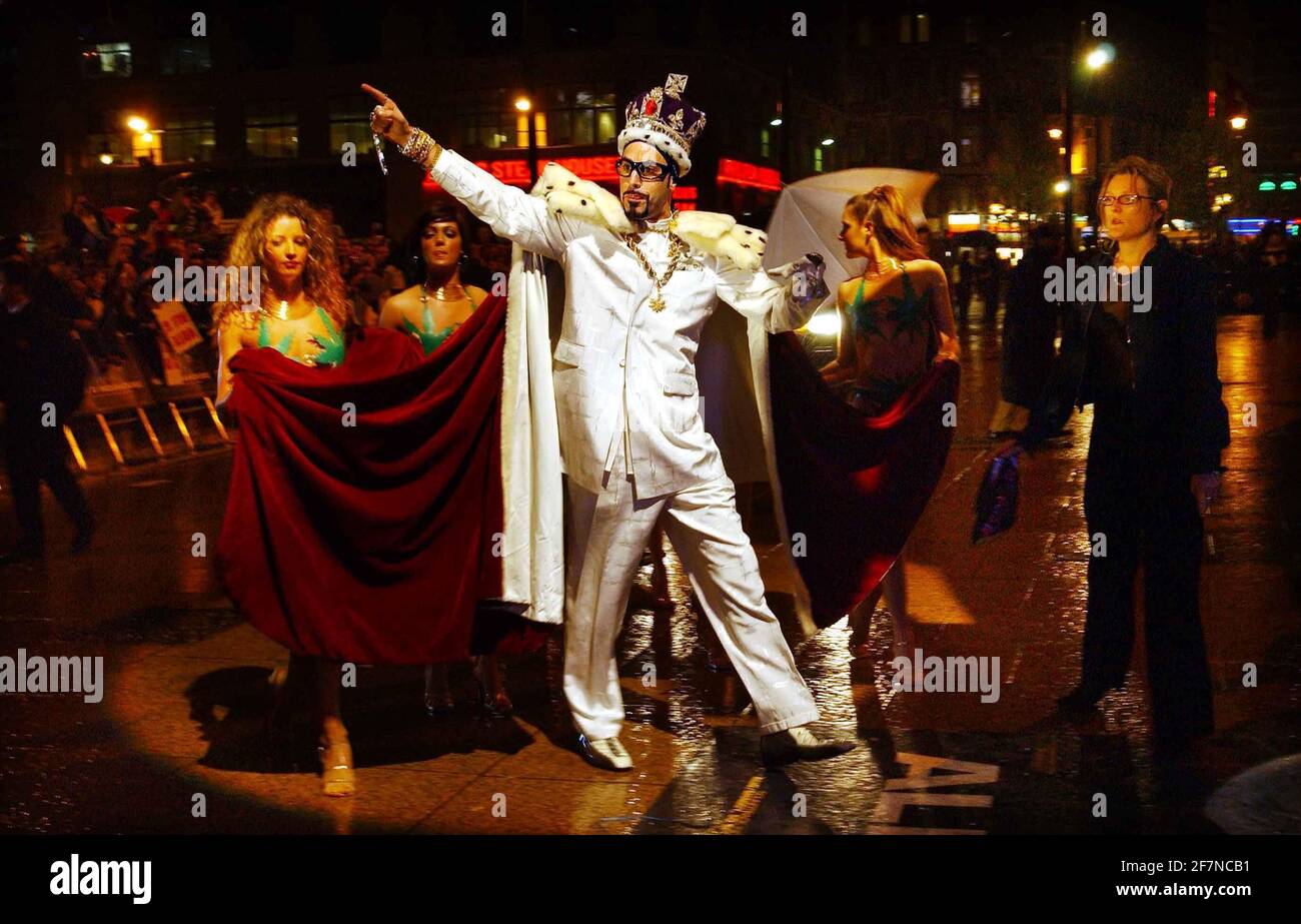 Le personnage Ali G arrive pour la première de film de Ce qu'il étoiles intitulé 'Ali G Indahouse'.20 Mars 2002 photo Le paradis d'Andy Banque D'Images