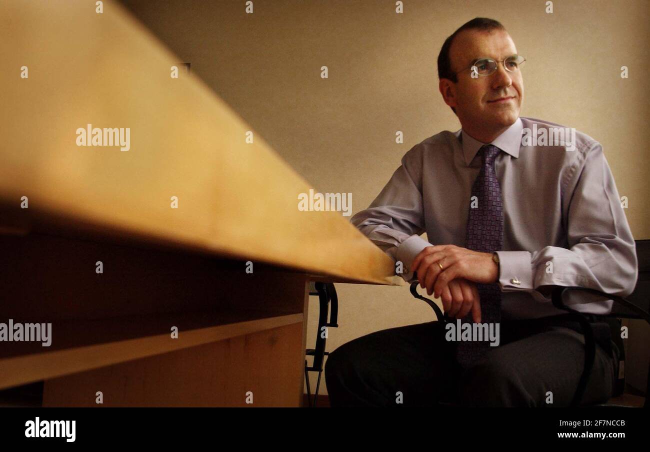 TERRY LEAHY DE TESCO, À LEUR SIÈGE SOCIAL. 21/3/02 PILSTON Banque D'Images