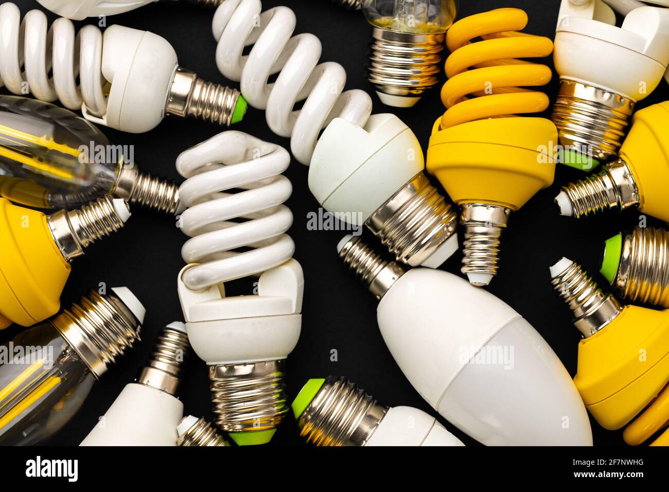 Fond Blanc Et Jaune Banque d'image et photos Alamy