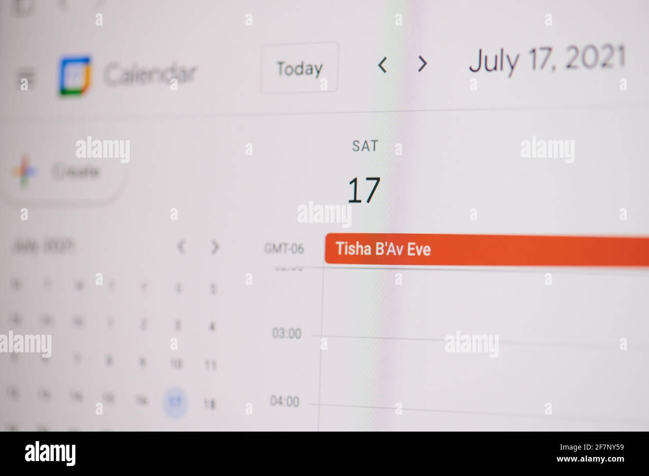 New york, Etats-Unis - 17 février 2021:Tisha BAV Eve 17 de juillet sur google calendrier sur l'écran d'ordinateur portable vue rapprochée. Banque D'Images