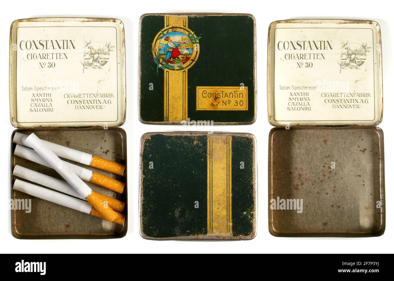 Étui à cigarettes vintage avec cigarettes isolées sur fond blanc Banque D'Images