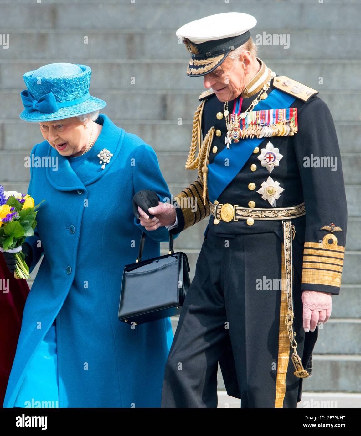 Buckingham Palace a annoncé que le prince Philip, duc d'Édimbourg, est décédé à l'âge de 99 ans - DOSSIER - la reine Elizabeth II et le prince Philip, duc d'Édimbourg assistent à un service de commémoration pour ceux qui ont servi en Afghanistan à la cathédrale St Pauls, dans le centre de Londres, au Royaume-Uni, le 13 mars 2015. Photo de Robin Utrecht/ABACAPRESS./Alamy Live News Banque D'Images