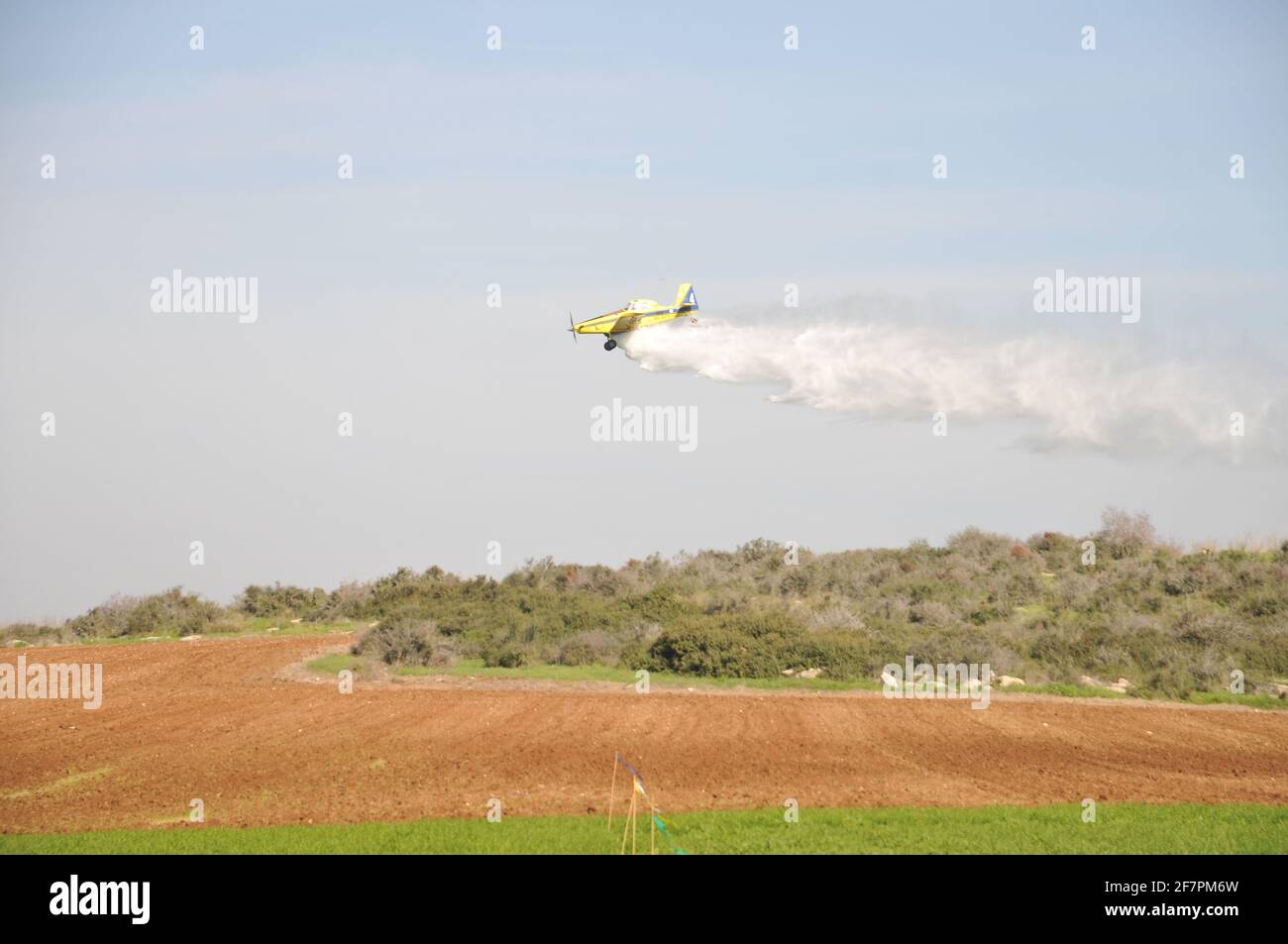 Avion de lutte contre l'incendie AIR Tractor AT-802F (4x-AFY) exploité par HIM-NIR L'aviation est ignifuge (ici, l'eau a été utilisée pour éviter les dommages et les cos Banque D'Images