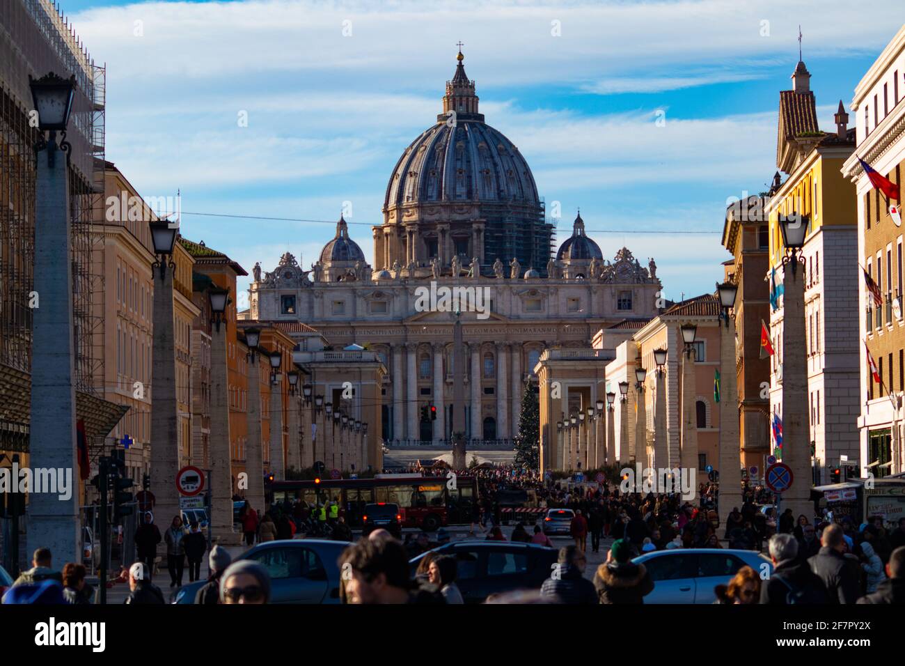 Vue sur le bâtiment Basilica de San Pietro. Vatican, Italie Banque D'Images