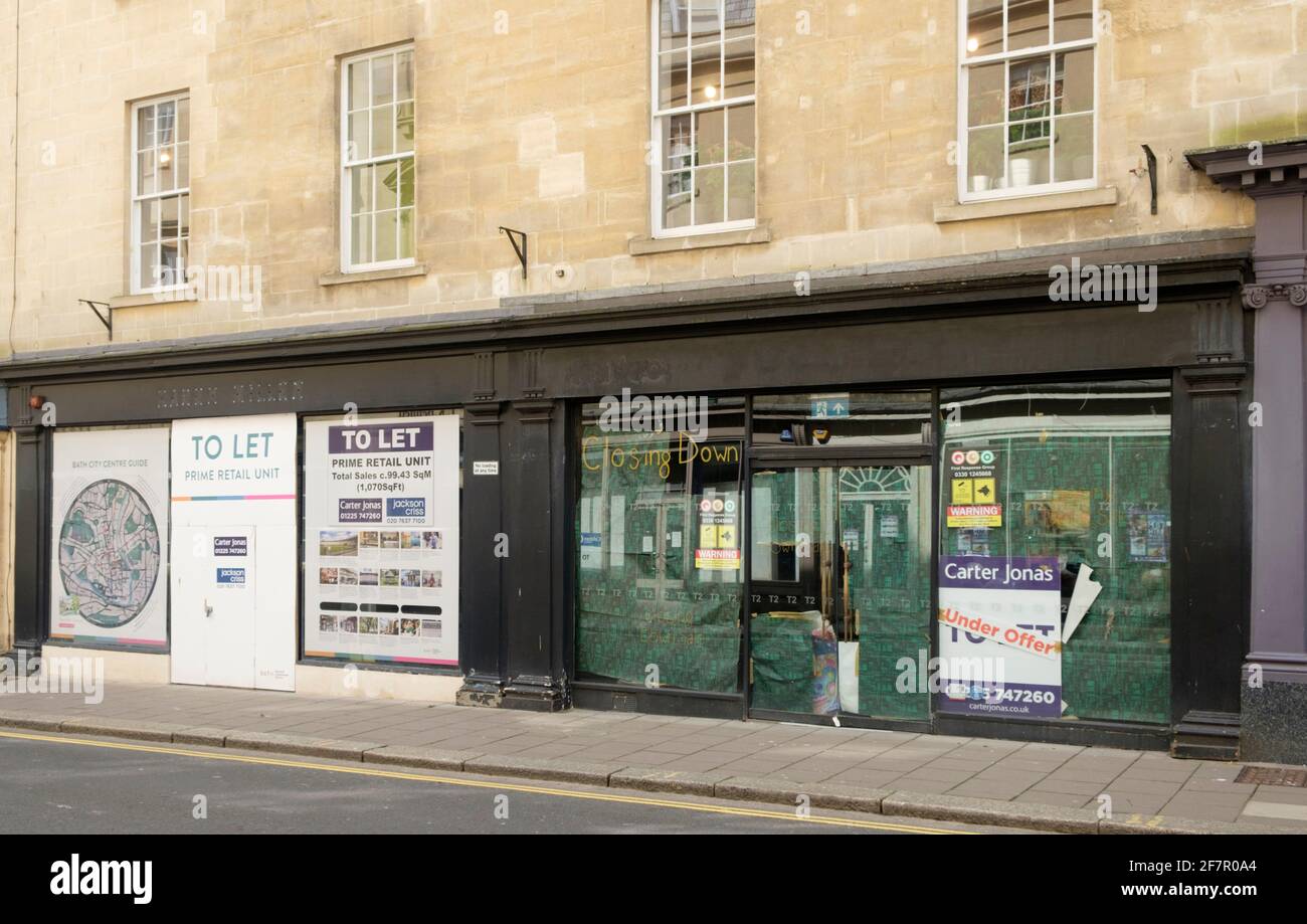 Fermeture des magasins de la ville de Bath somerset au Royaume-Uni. Les loyers élevés et la concurrence en ligne mènent à des moments difficiles. Banque D'Images
