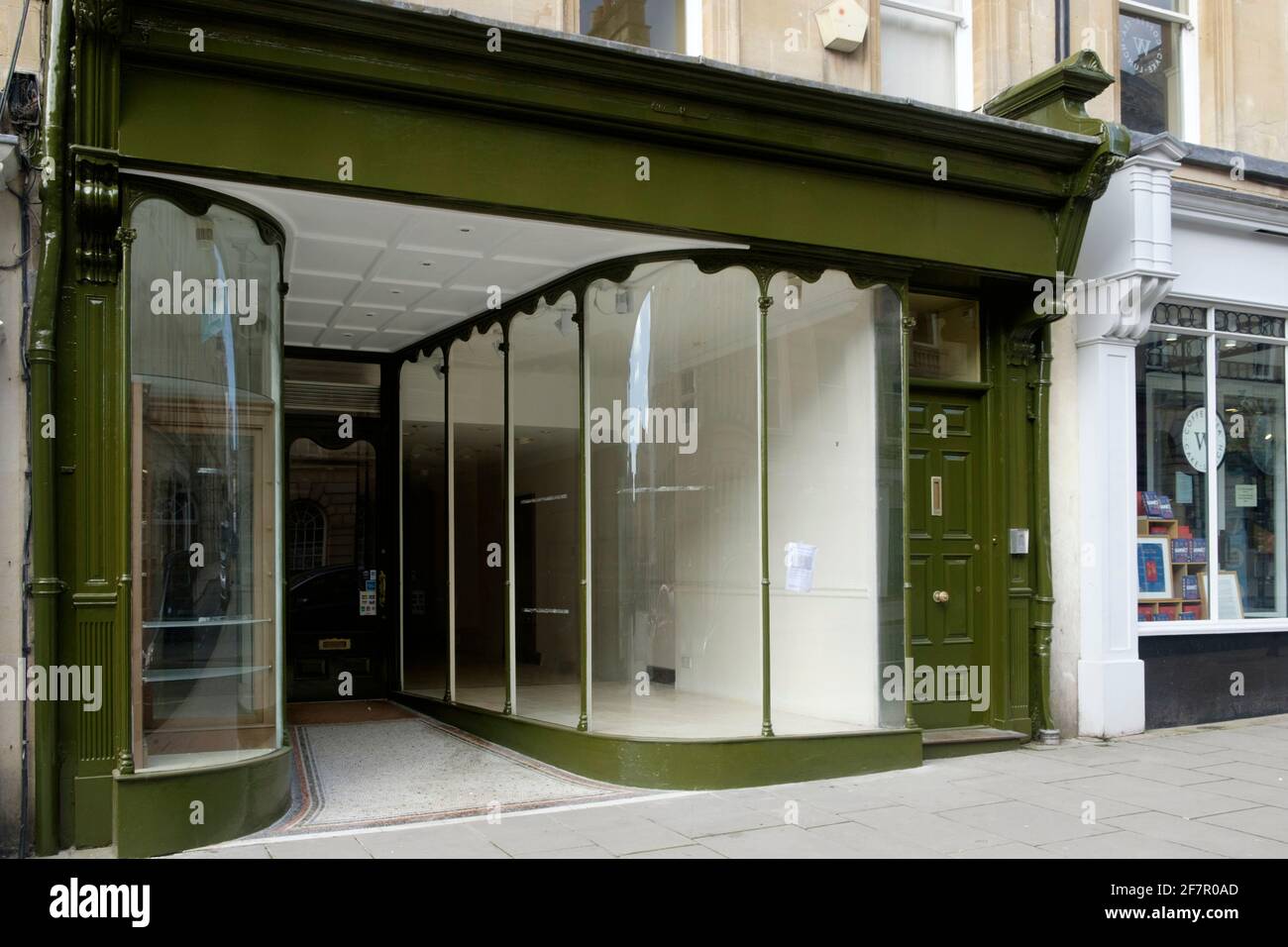 Fermeture des magasins de la ville de Bath somerset au Royaume-Uni. Les loyers élevés et la concurrence en ligne mènent à des moments difficiles. Banque D'Images