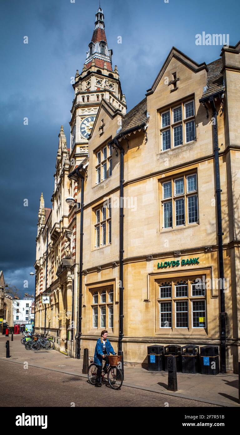 Lloyds Bank Branch Building, Sidney Street, Cambridge. Bâtiment de syle de Jacobethan par l'architecte Alfred Waterhouse, achevé en 1893 pour la banque Fosters Banque D'Images
