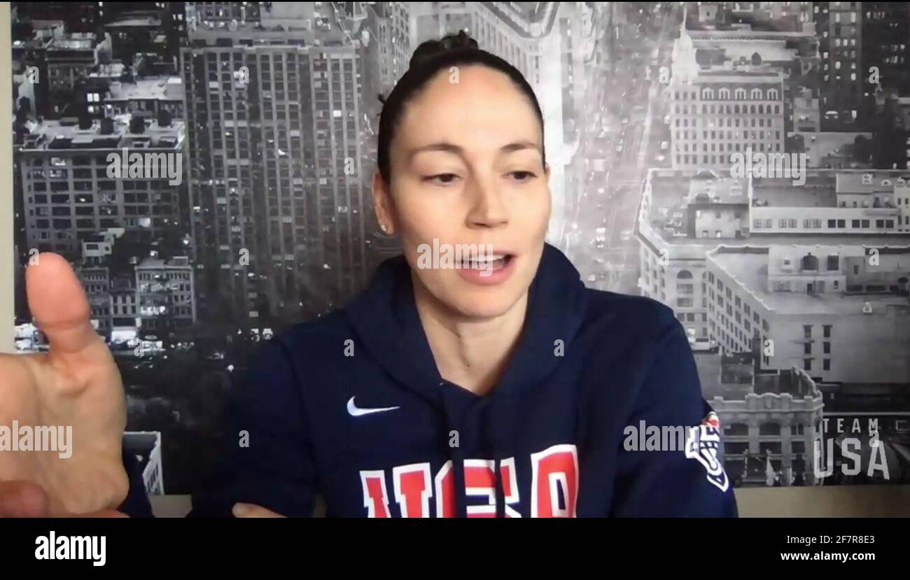 ÉTATS-UNIS. 08 avril 2021. Sue Bird, Basketball, quatre fois Olympienne ; quatre fois médaillée d'or olympique à l'Université du Connecticut vue dans une capture d'écran alors que le Comité olympique et paralympique des États-Unis accueille le Tokyo 2020 Team USA Media Summit du 7-9 avril à 8-5 h MT tous les jours. L'événement est prévu pour présenter plus de 100 athlètes olympiques, paralympiques et espoirs, représentant les organes directeurs nationaux d'été participant à Tokyo 2020 dans le cadre d'une série de conférences de presse. (Photo par Tokyo 2020 Team USA via Credit: SIPA USA/Alamy Live News Banque D'Images