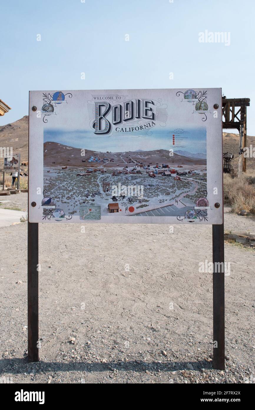 Welcom à Bodie signe en Californie, Etats-Unis, montrant une carte de la vieille ville minière. Bodie est une ancienne mine d'or des maisons communautaires et maintenant une ville fantôme dans Banque D'Images