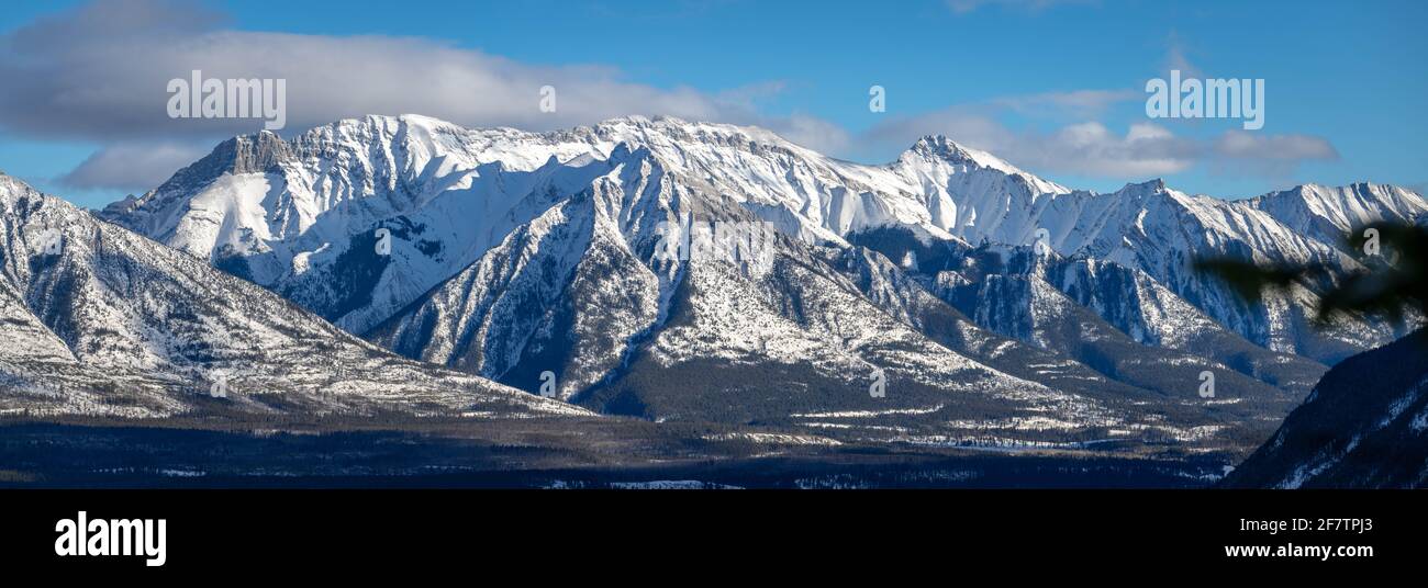 Magnifique paysage panoramique de Banff paysage montagnes rocheuses en hiver Banque D'Images
