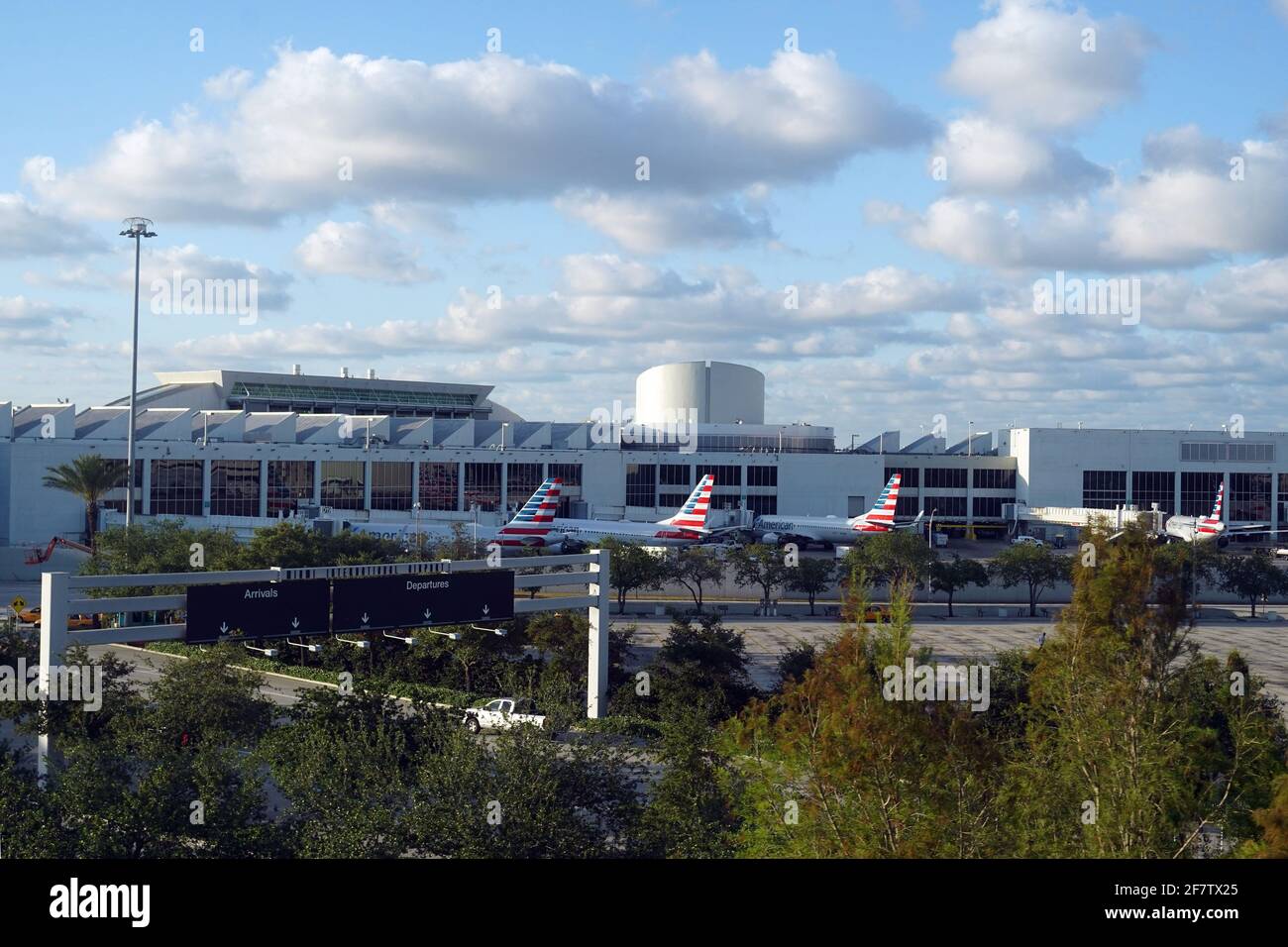 Avions American Airlines à l'aéroport international de Miami, le vendredi 9 avril 2021, à Miami. Banque D'Images