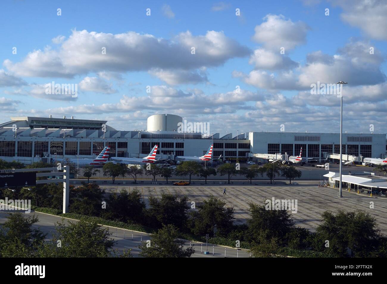 Avions American Airlines à l'aéroport international de Miami, le vendredi 9 avril 2021, à Miami. Banque D'Images