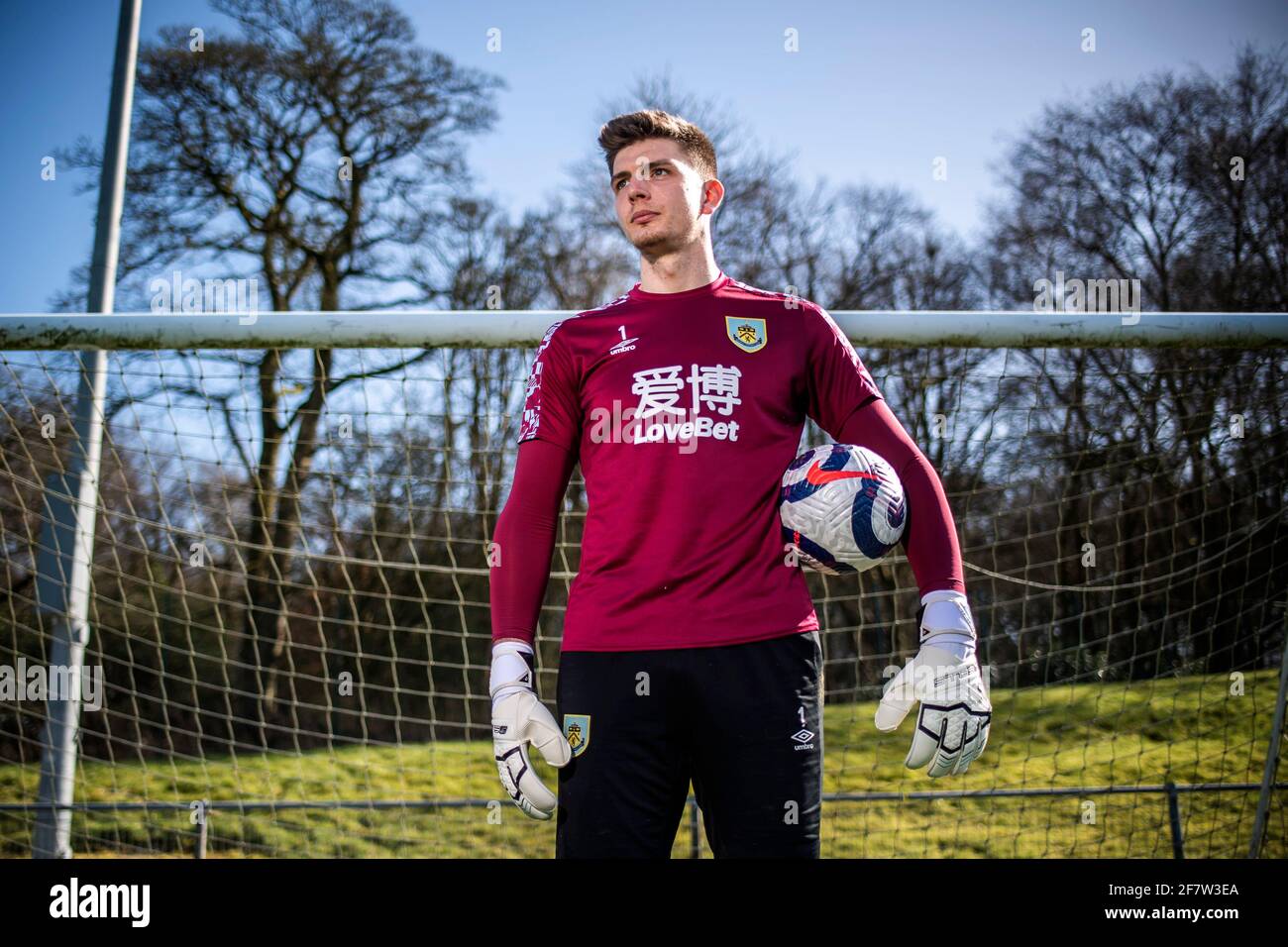 Nick Pope, gardien de but de Burnley, pose pour des portraits sur le terrain d'entraînement du Burnley FC à Padiham, Lancashire, Royaume-Uni. Date de la photo: Mercredi 17 mars 2021. Le crédit photo devrait se lire: Anthony Devlin Banque D'Images