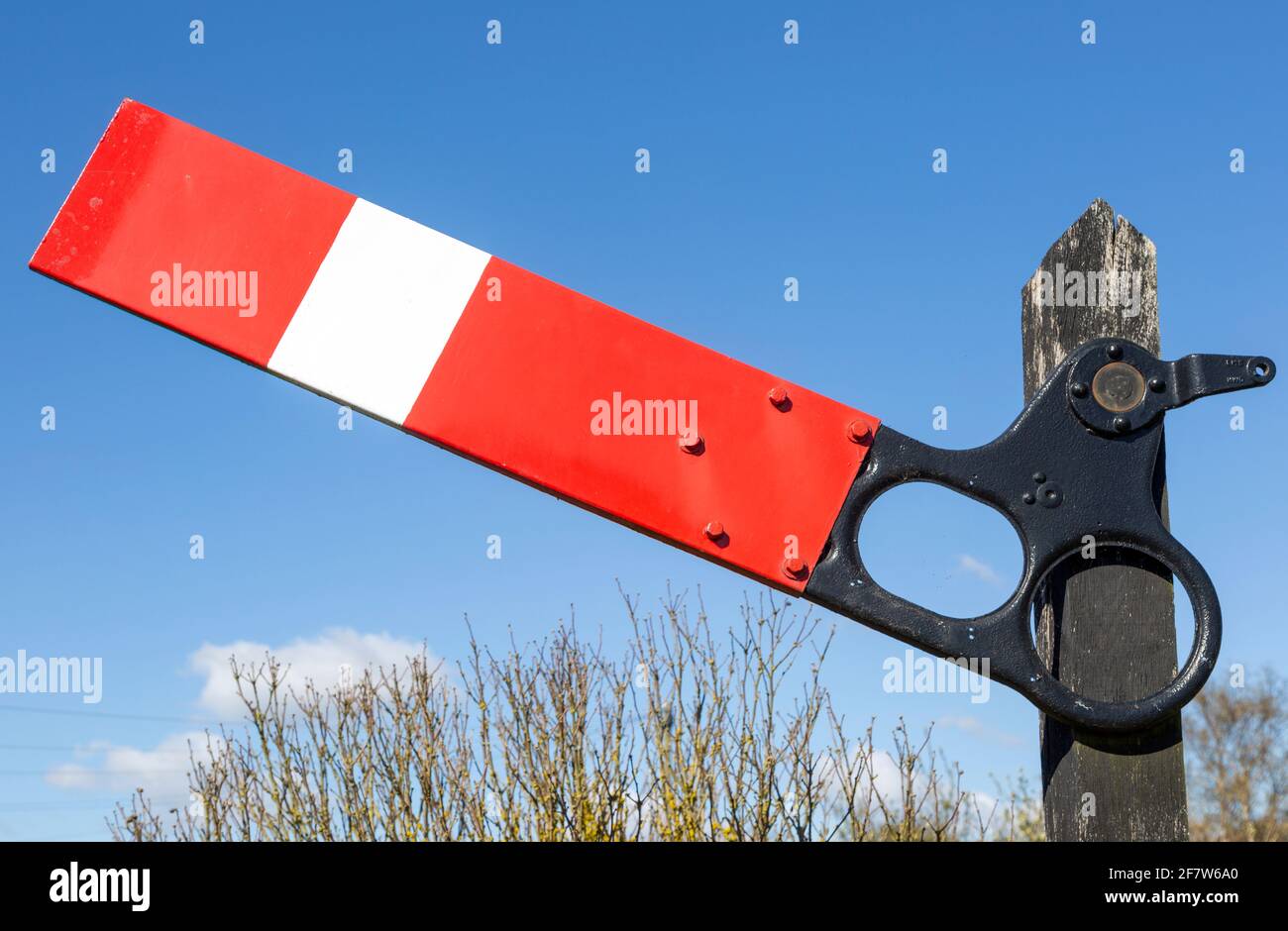 Ancien signal de sémaphore de chemin de fer Wrabness Essex, Angleterre, Royaume-Uni Banque D'Images