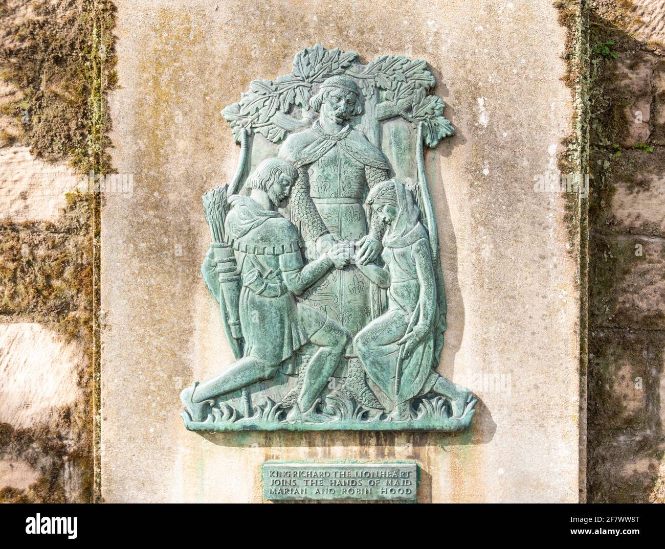 Frise représentant la légende de Robin des Bois et de son mariage À Maid Marion sur les murs extérieurs du château de Nottingham Nottingham Angleterre GB Royaume-Uni Europe Banque D'Images