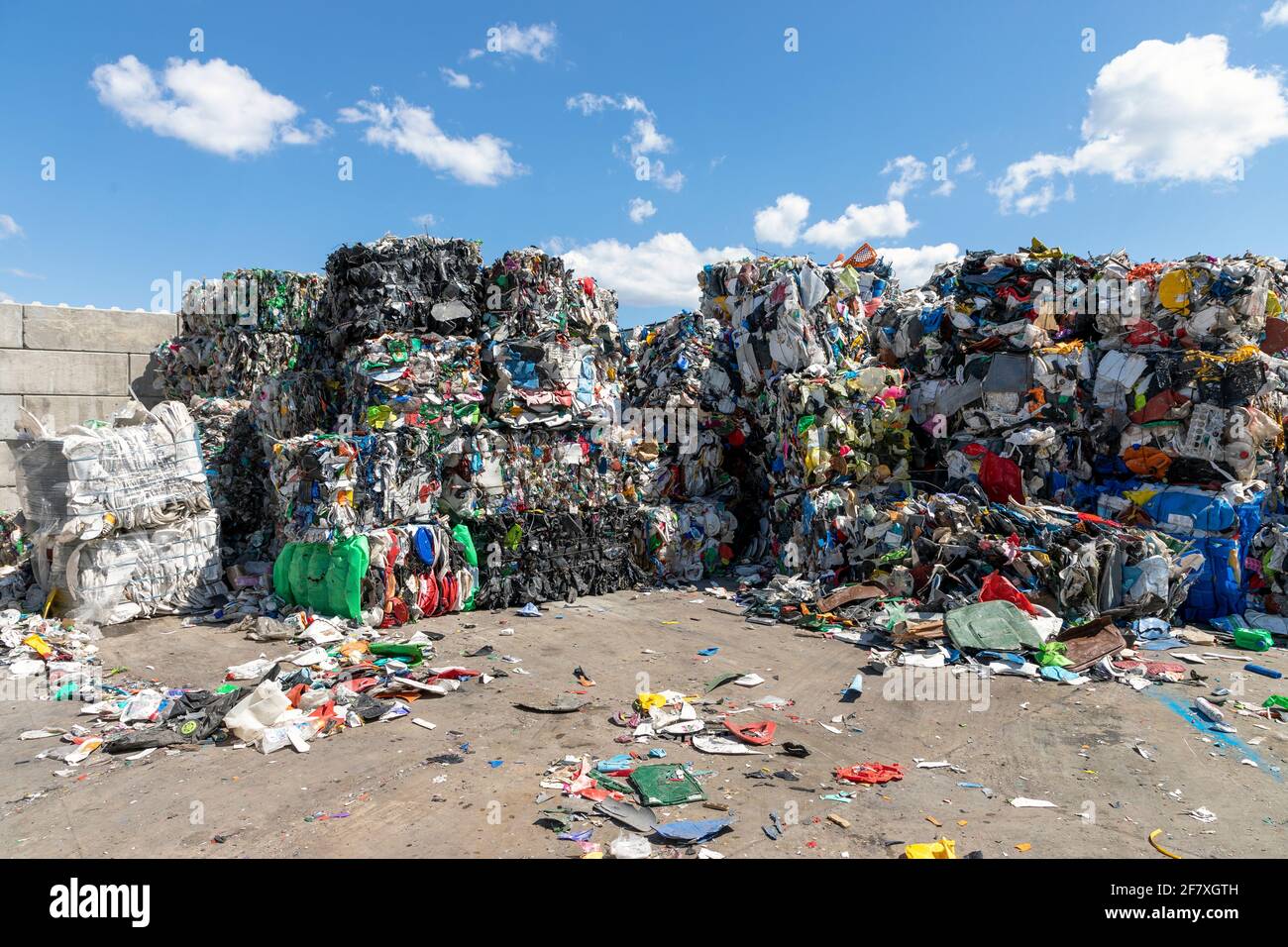 Recyclage des matières premières secondaires, balle de matières premières secondaires Banque D'Images