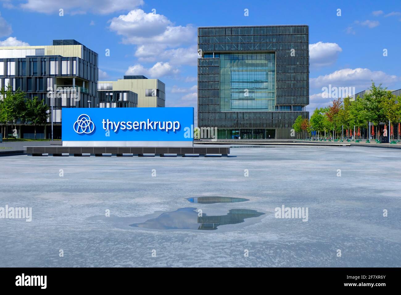 DEU, Deutschland, Nordrhein-Westfalen, Ruhrgebiet, Essen, 14.08.2019: DAS Hauptquartier von ThyssenKrupp in Essen an einem Donnerstastastagmittag im Aug Banque D'Images