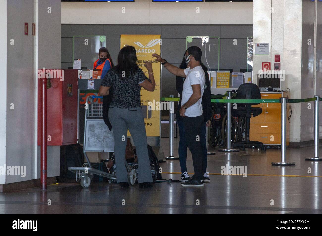 Brasilia, District fédéral, Brésil. 10 avril 2021. Brasilia (DF), 10/04/2021 - MOVIMENTACAO AEROPORTO DE BRASILIA - E grande a movimentacao no Aeroporto Internacional de Brasilia Ã‚' Presidente Juscelino Kubitschek l, neste sabado crédit: Leco Viana/TheNEWS2/ZUMA Wire/Alay Live News Banque D'Images