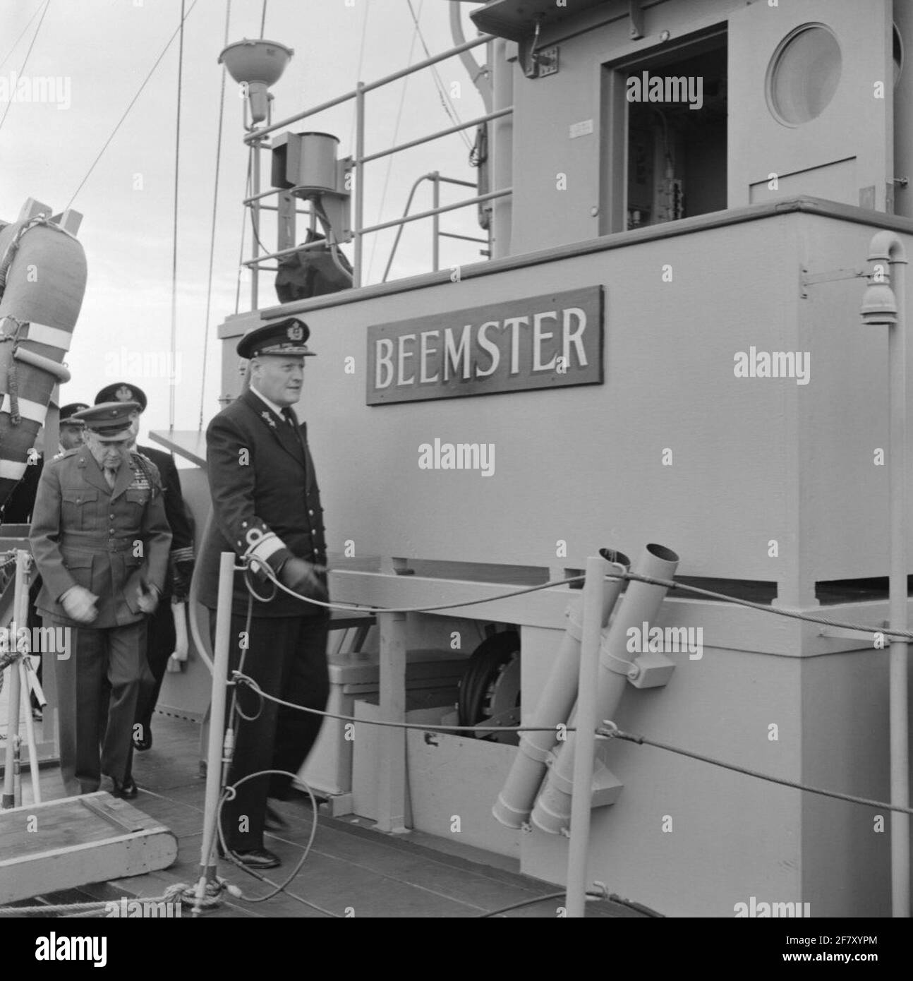 Le commandant des travailleurs maritimes visite les RH. Mme Beemster (1953-1973). Fait partie de la série d'objets AVDKM 530352, 530353 et 530364. Banque D'Images