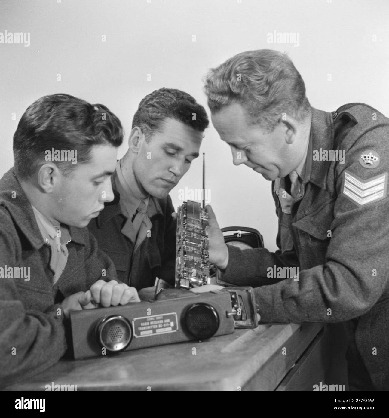 Instruction radiotéléphonie portable au corps des Marines. - Banque D'Images