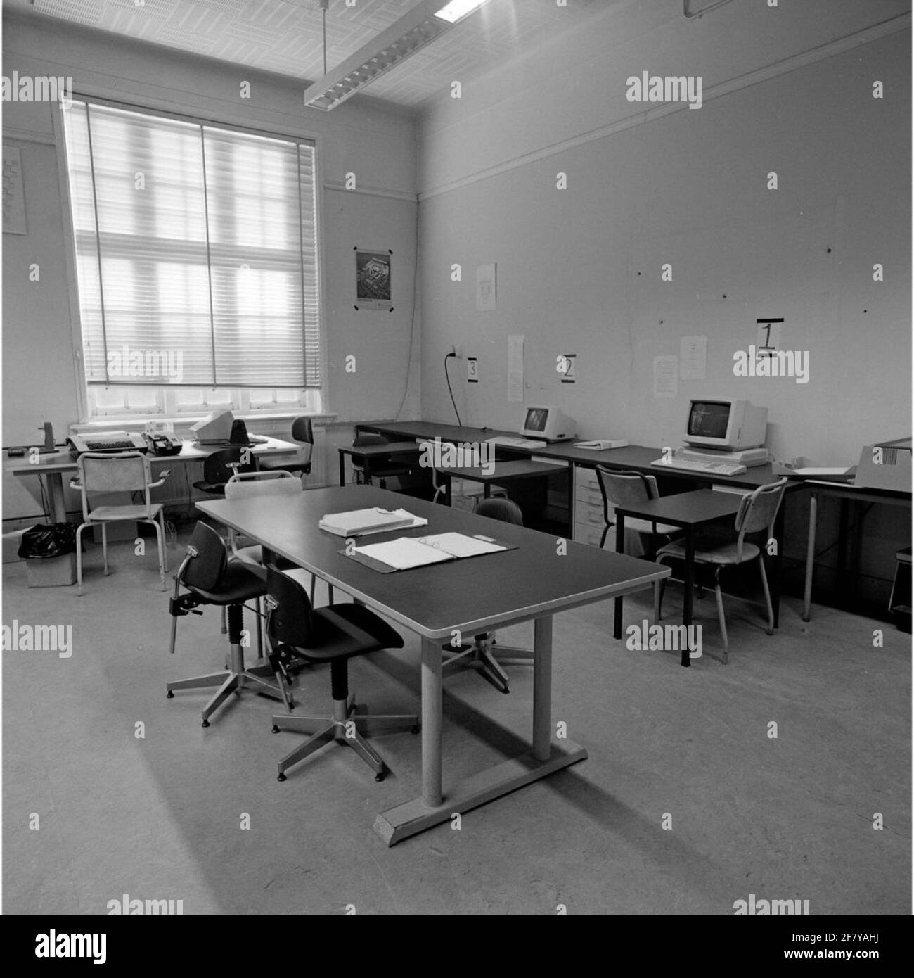 Intérieur du Centre de calcul du Kim (Institut royal de la Marine) en décembre 1989. Banque D'Images