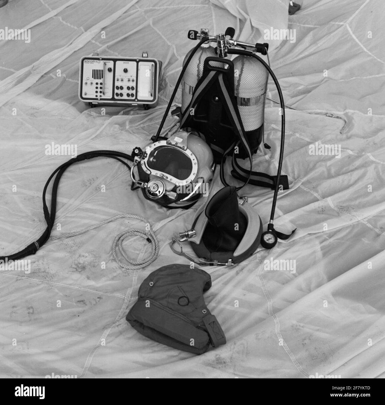 Centre médical de plongée km, Den Helder. Le casque moderne pour les plongeurs à air comprimé. Banque D'Images