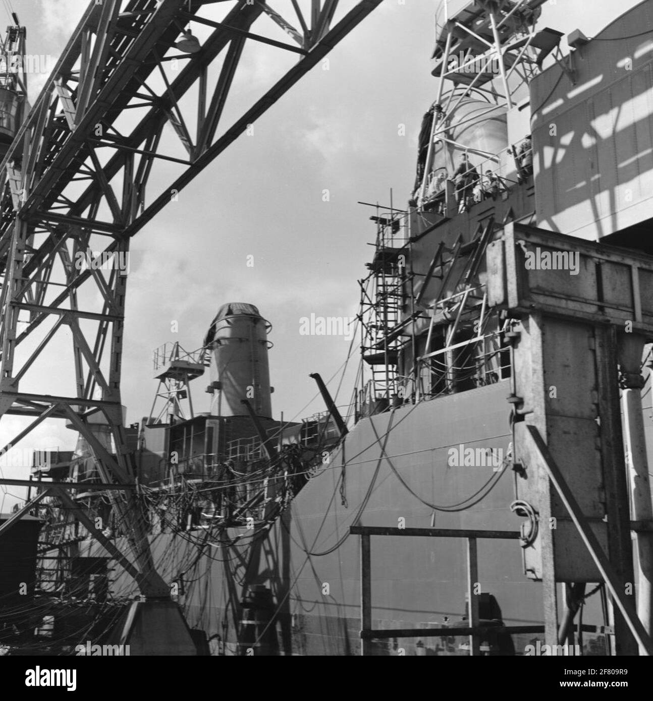 Chasseurs sous-marins en construction à de Nederlandsche Dok et Scheepsbouw Maatschappij (NDSM) à Amsterdam en 1956. Banque D'Images