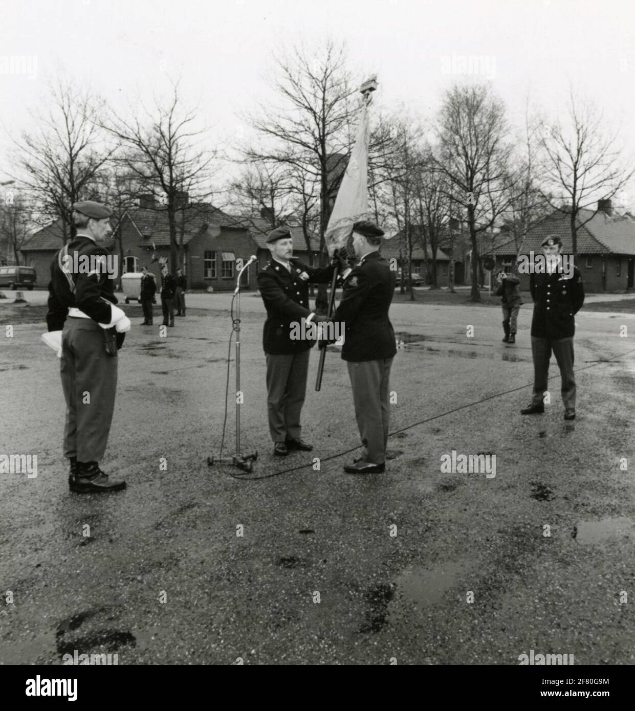 Transfert de l'interdiction lors de la cérémonie de référence 16e Bataljon d'infanterie blindée. Banque D'Images