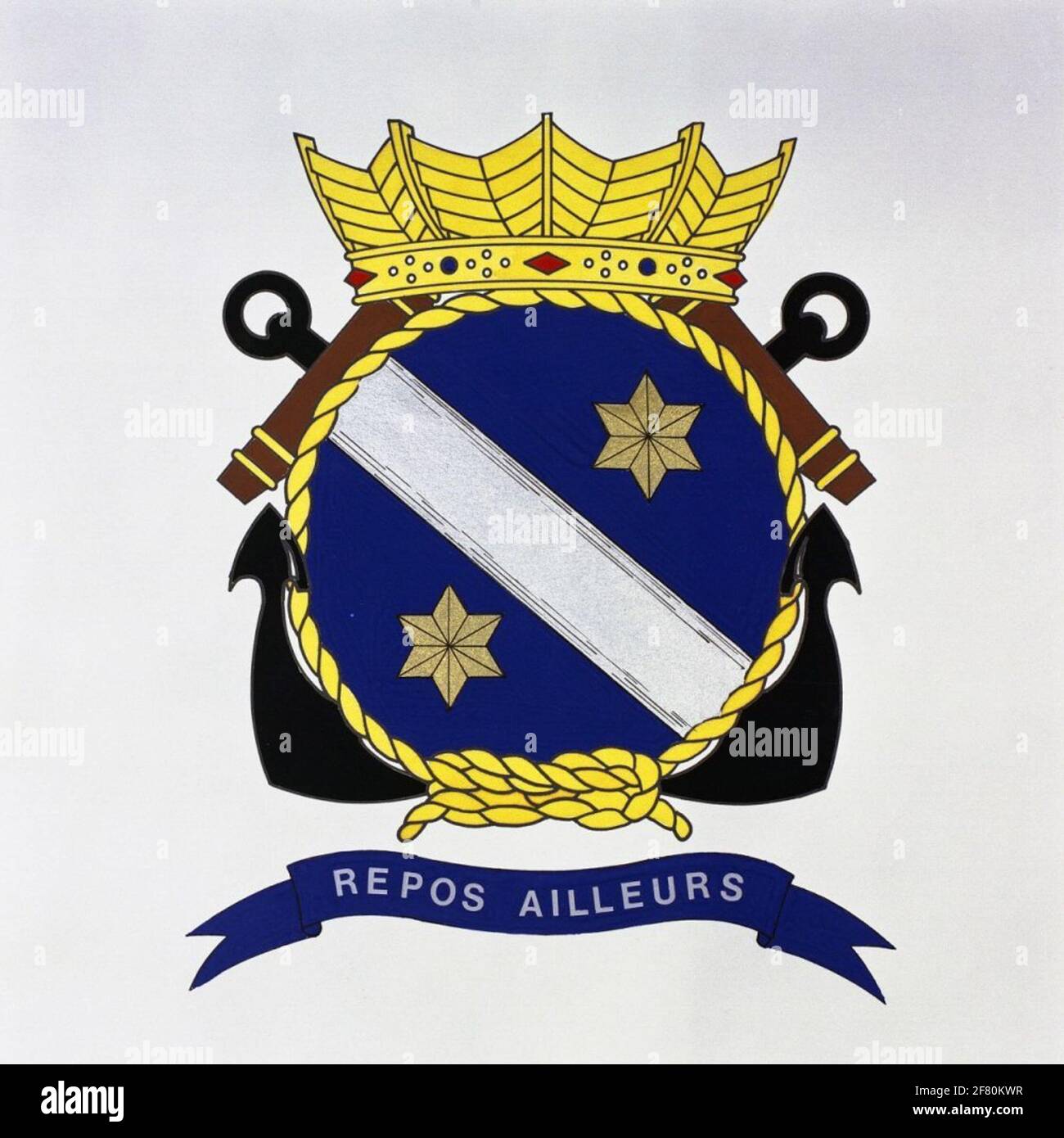 Marnix. L'emblème montre la crête familiale de Philippe de Marnix, M. van St.aldegonde (1540-1598), homme d'État, littéraire et conseiller du Prince Willem van Oranje. Philip de Marnix est ​​probably l'auteur du Wilhelmus. Le texte du logo est repos Ailleurs (reste ailleurs). Logo doublé de: Hr.ms. Marnix (1950-1964). Banque D'Images