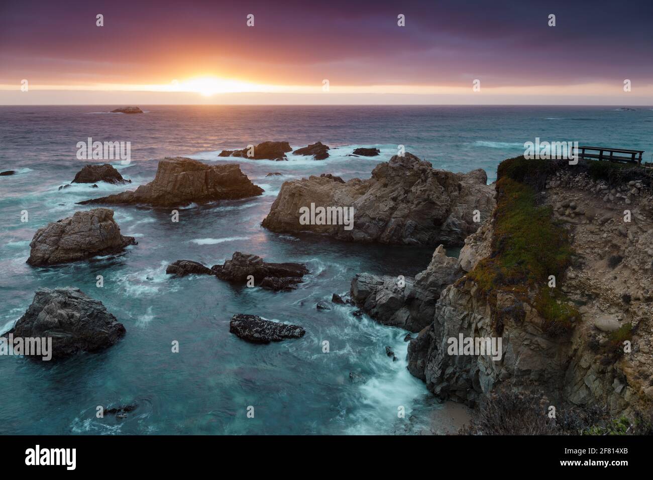 Côte sauvage de Californie Sunset via le parc national de Garrapata. Carmel-by-the-Sea, Big sur, Californie, États-Unis. Banque D'Images Côte sauvage de Californie Sunset via le parc national de Garrapata. Carmel-by-the-Sea, Big sur, Californie, États-Unis. Banque D'Images