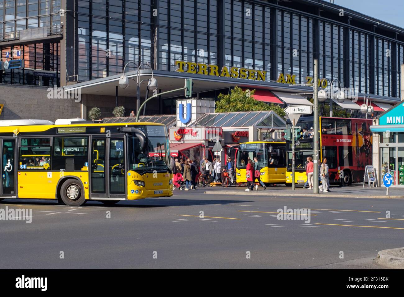 Scène à la gare du zoo de Berlin, en Allemagne, en octobre 2018. Banque D'Images