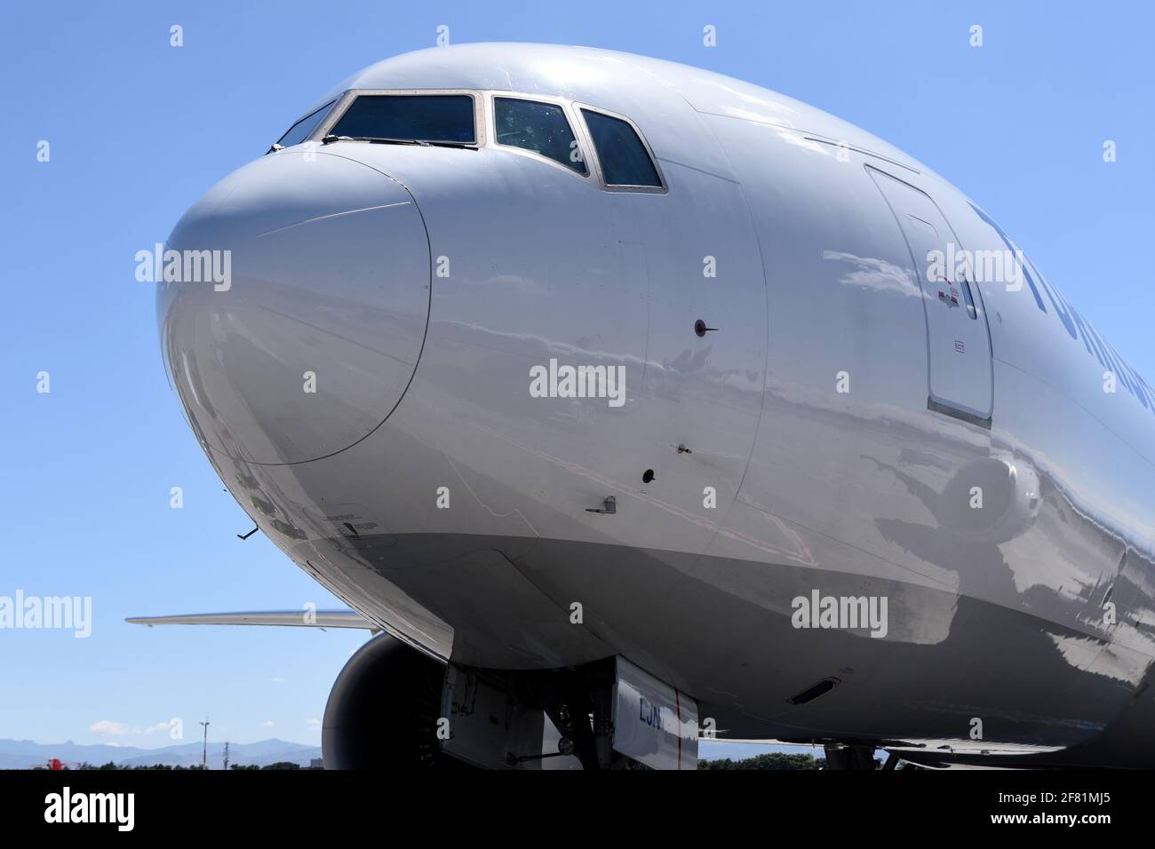 Turkish Airlines Boeing 777 à la rampe de chargement de l'aéroport d'Eldorado - Bogotá, Colombie Banque D'Images