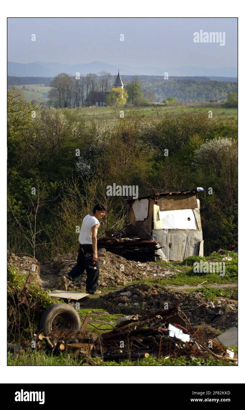 La communauté gitsey (ROM) à Kecerovce une ville près de la ville de Kosice dans l'est de la Slovaquie. La Slovaquie rejoint l'UE le 1er mai 2004.photo David Sandison 28/4/2004 Banque D'Images