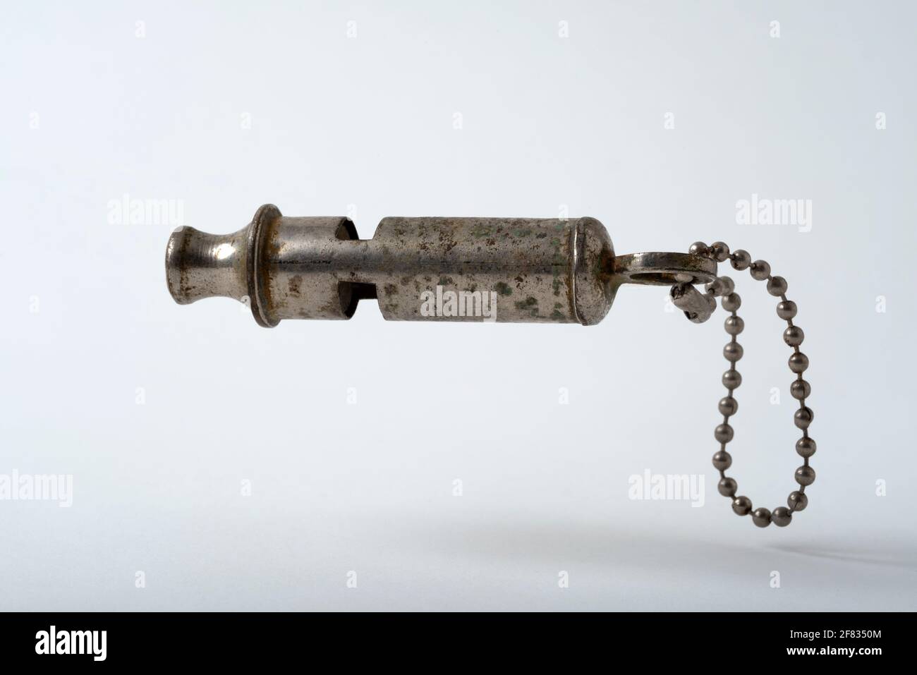Sifflet De Police Vintage En Métal Avec Chaîne - Fabriqué Aux USA - Occasion - Collection