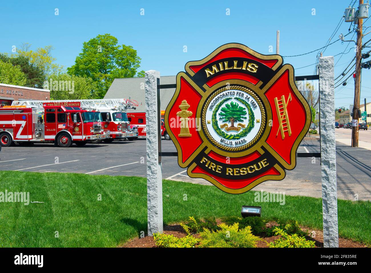 Panneau du service d'incendie de Milis sur main Street au centre-ville de Milis dans la région de Boston Metro West, Massachusetts, ma, USA. Banque D'Images